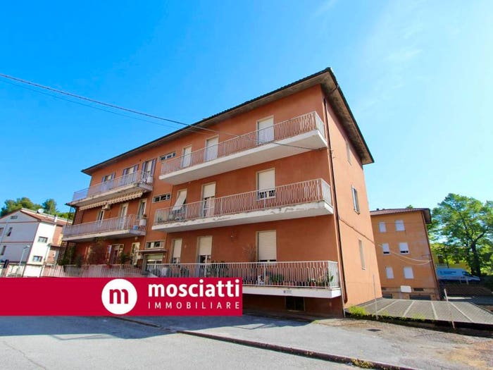 Appartamento con 6 locali in vendita in Via B G Finaguerra, Centro, Matelica