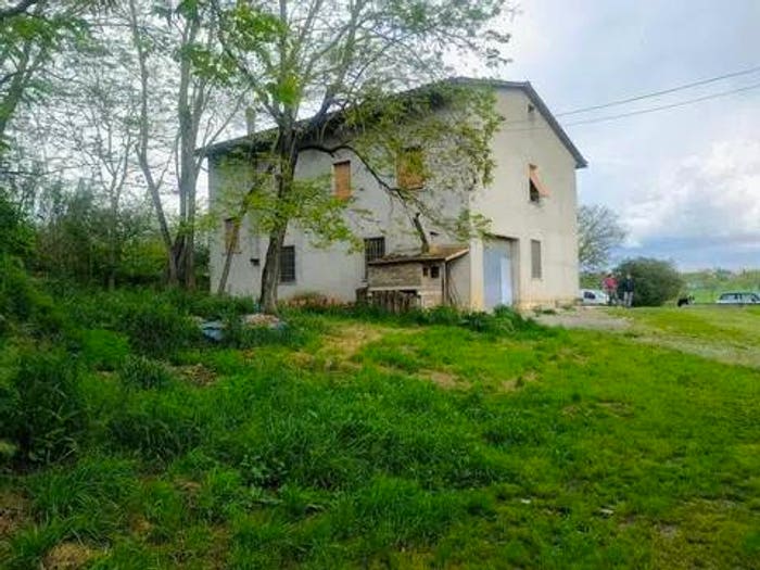 Casa con 6 locali in vendita in Via Del Lavatoio No Number, Lucignano