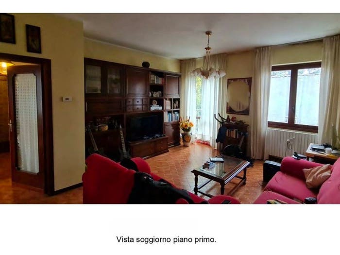 Appartamento con 5 locali in vendita in Via Aldo Moro, Centro, Imbersago