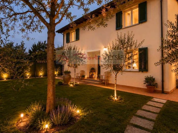 Casa con 6 locali in vendita in via bregoscia, Marina Verde Renella, Montignoso