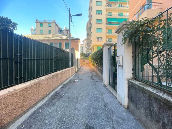Appartamento con 5 locali in vendita in Corso Luigi Andrea Martinetti, Sampierdarena, Genova