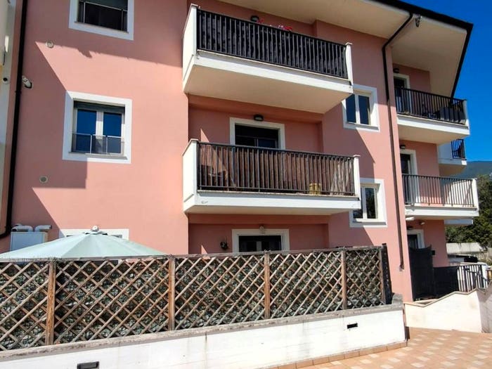 Appartamento trilocale in vendita in Viale Piane Nocella, Nocella, Campli