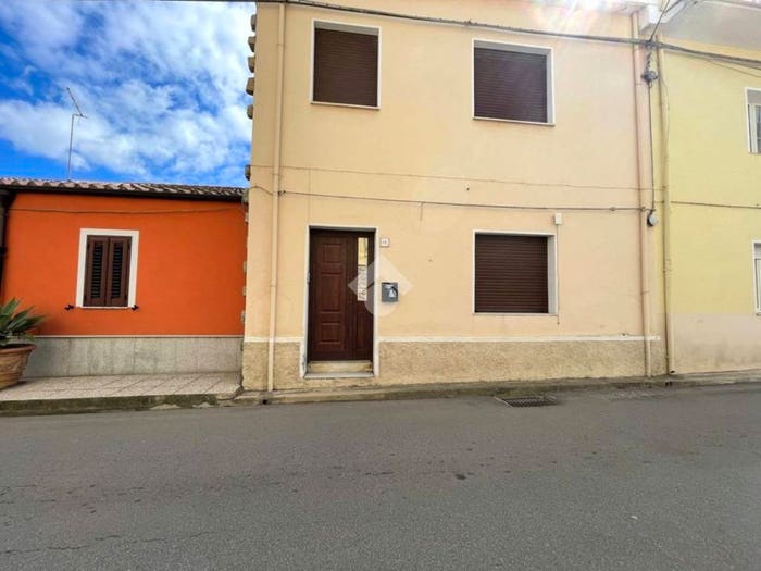 Casa quadrilocale in vendita in Via Vittorio Emanuele, Centro, Tortolì
