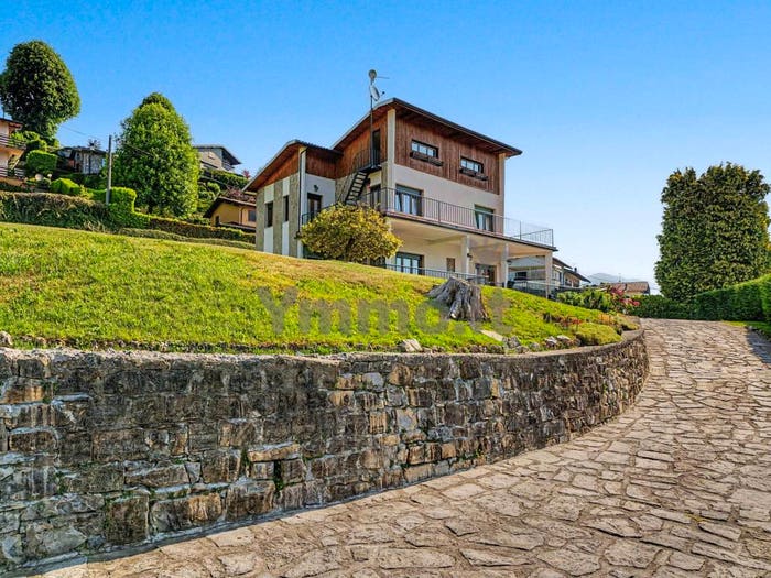 Casa con 6 locali in vendita in Via Medaglia, Pellio Intelvi, Alta Valle Intelvi