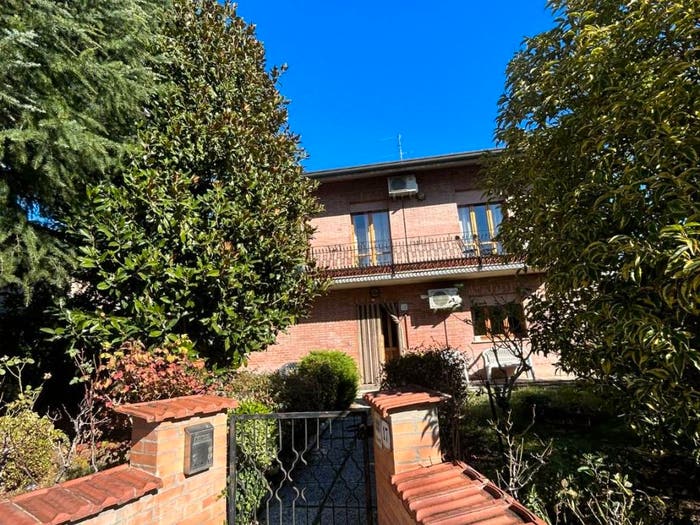 Casa con 6 locali in vendita in Bubano, Mordano