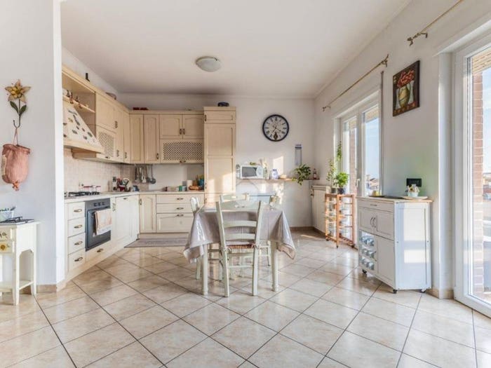 Appartamento trilocale in vendita in Largo Guido Rossa, Centro, Cerveteri