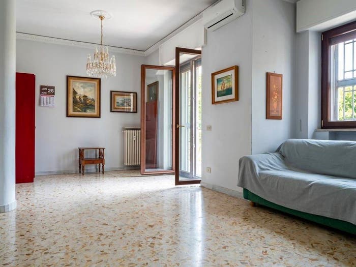 Appartamento con 5 locali in vendita in Traversa Tommaso De Amicis, Chiaiano, Napoli