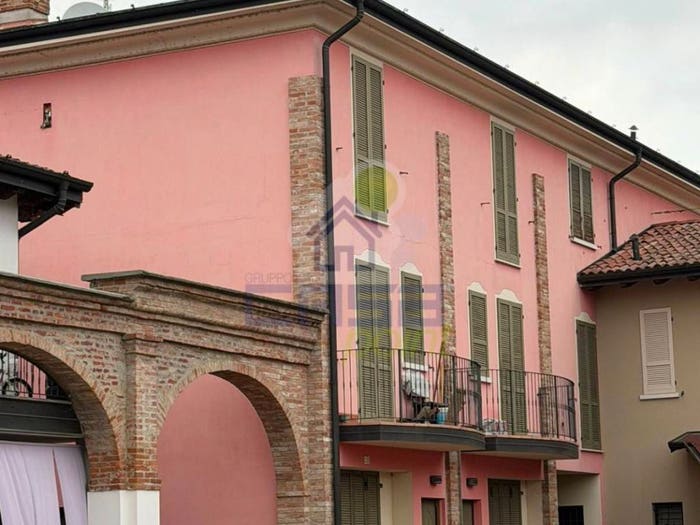 Appartamento trilocale in vendita in Ovanengo piazza IV Novembre, Ovanengo, Orzinuovi