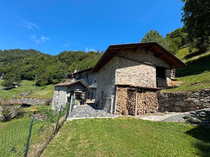 Casa con 6 locali in vendita in Via Piosa, Ardesio