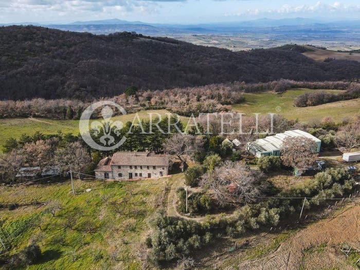Casa con 6 locali in vendita in strada del cipressino, Centro, Castel del Piano