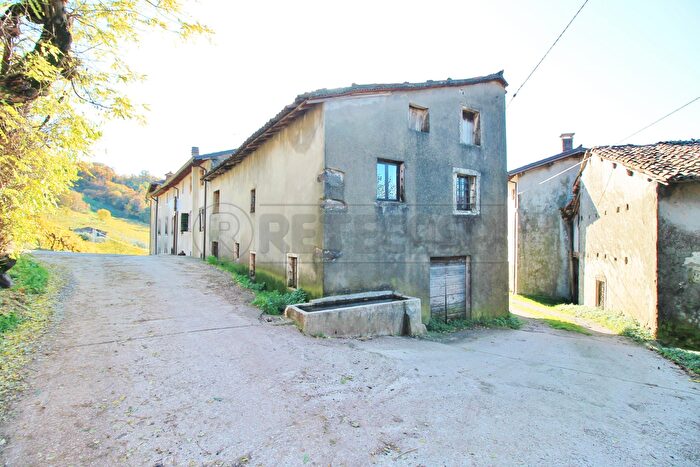 Casa con 5 locali in vendita in Ronca'