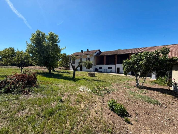 Casa con 6 locali in vendita in Strada Comunale Grande, Frugarolo