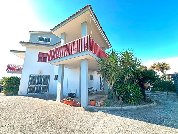 Casa con 8 locali in vendita in Via Giovanni Paolo II, Cancello Ed Arnone