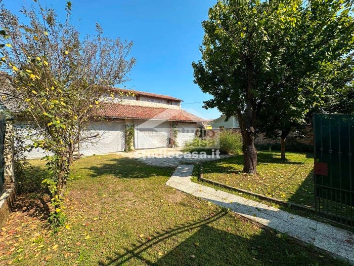 Casa con 6 locali in vendita in Via Brune, Bolzone, Ripalta Cremasca