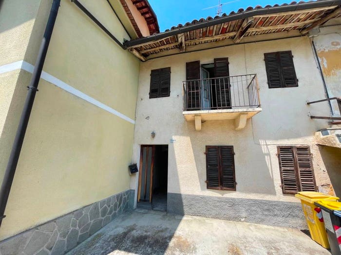 Casa con 5 locali in vendita in Strada Derocati Superiore, Cinzano