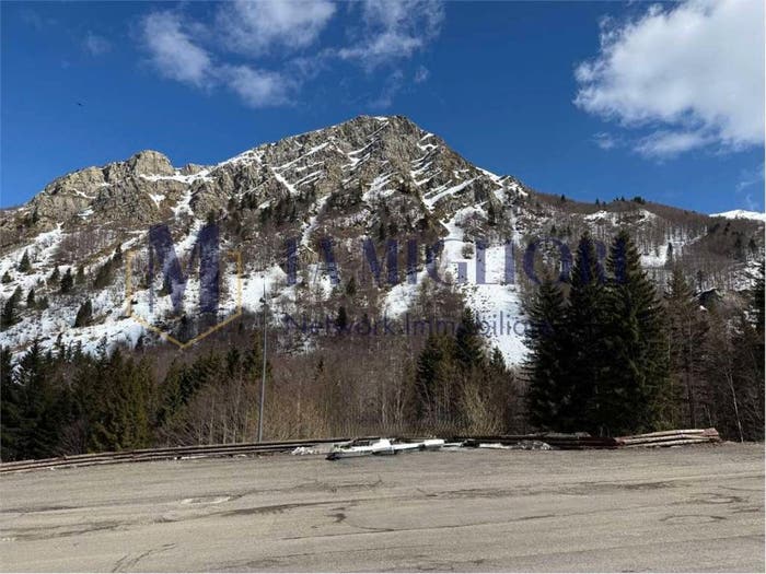 Appartamento con 5 locali in vendita in Via Val Di Luce snc, Abetone Cutigliano