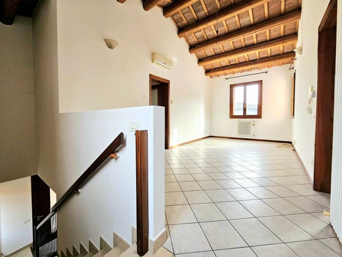 Appartamento trilocale in vendita in VIA CESARE BATTISTI, Centro, Villa Estense