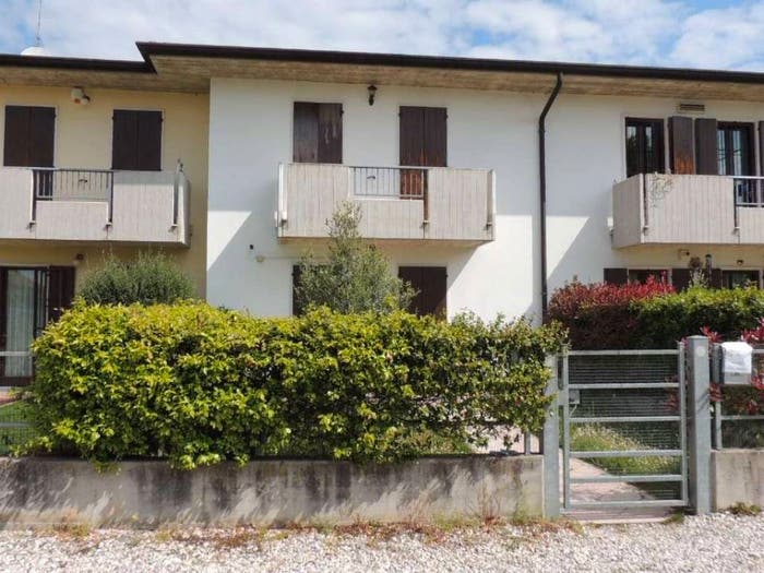 Casa quadrilocale in vendita in via Risorgimento, Oliosi, Castelnuovo del Garda