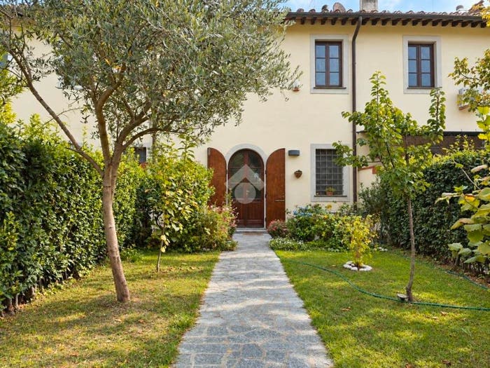 Casa con 6 locali in vendita in Via delle Torri, Le Piagge, Pisa