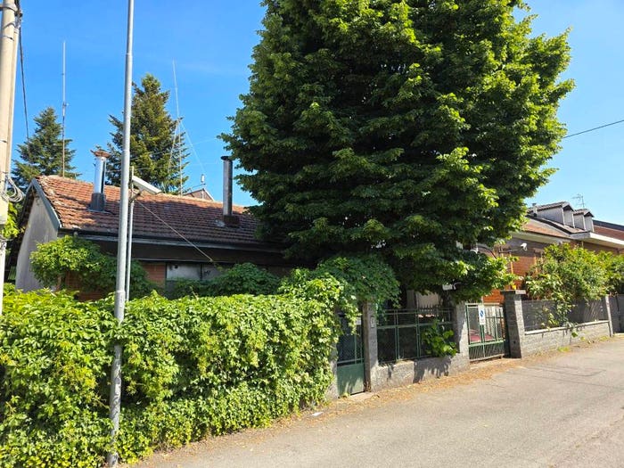 Casa quadrilocale in vendita in Via Francesco Petrarca, Nichelino