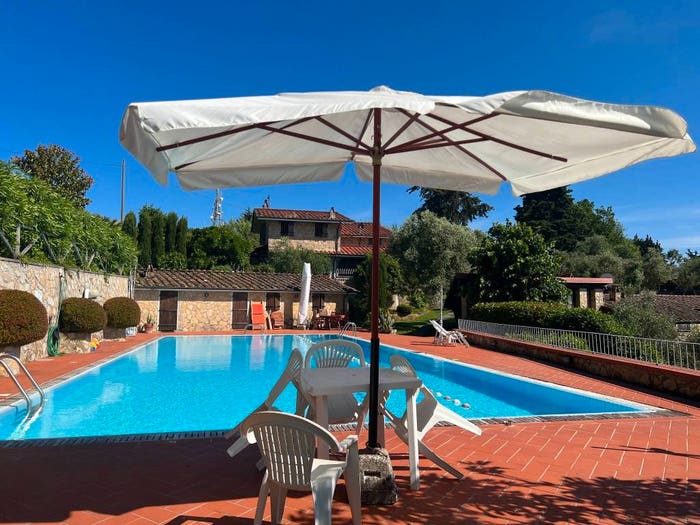 Casa con 6 locali in vendita in Camaiore Paese, Camaiore