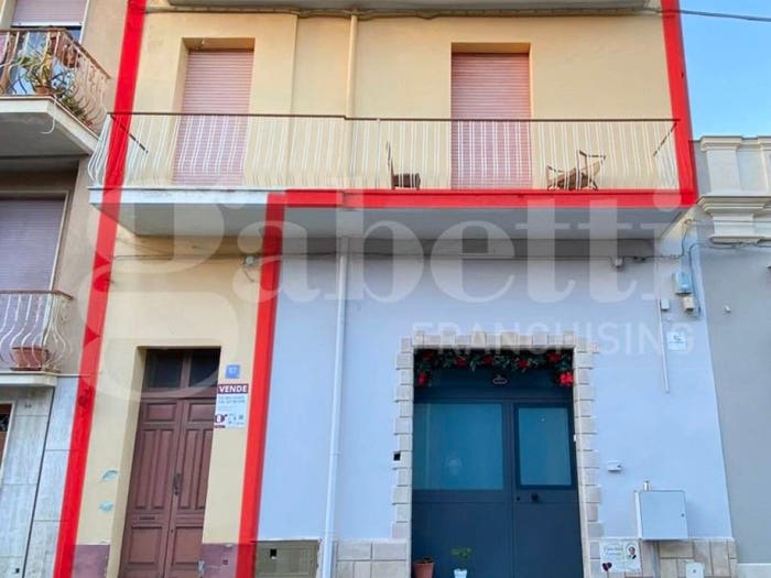 Appartamento con 6 locali in vendita in Via Durando, Centro, Pachino