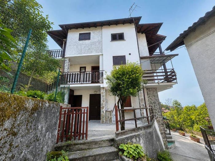 Casa trilocale in vendita in Via Cà di Rocc, Centro, Piantedo