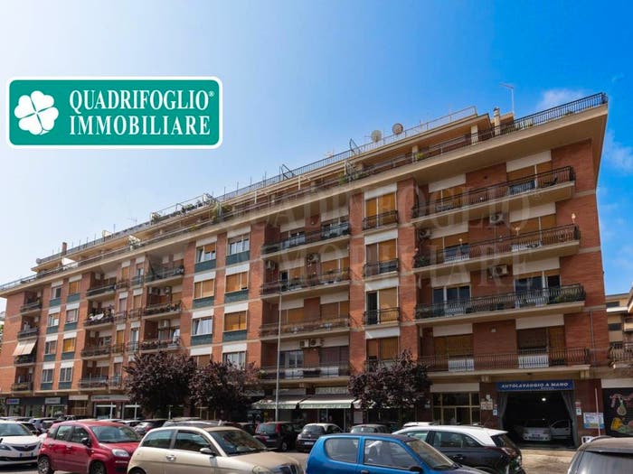Appartamento quadrilocale in vendita in Viale Alfredo Zambrini, Ostia Ponente, Roma