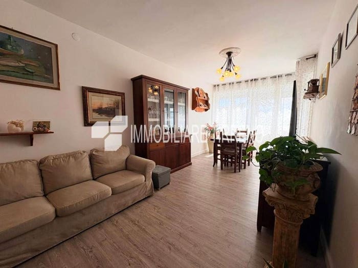 Appartamento quadrilocale in vendita in Via Fratelli Rosselli, Centro, Massa
