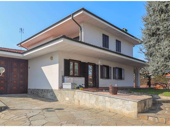 Casa con 6 locali in vendita in Via Gioacchino Rossini, Centro, La Loggia