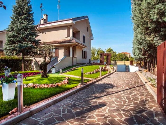 Casa con 6 locali in vendita in Via Carlo Cattaneo, Centro, Brugherio