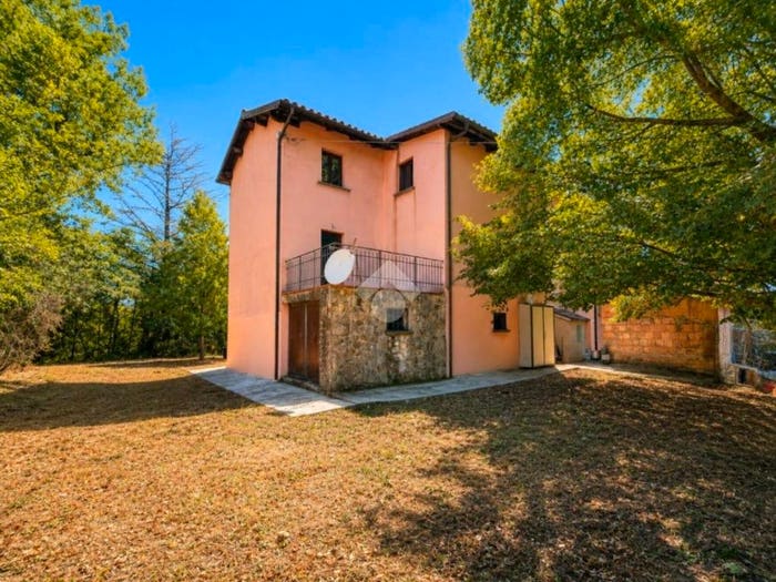 Casa con 6 locali in vendita in FRAZIONE MORANO OSTERIA, Morano Osteria, Gualdo Tadino
