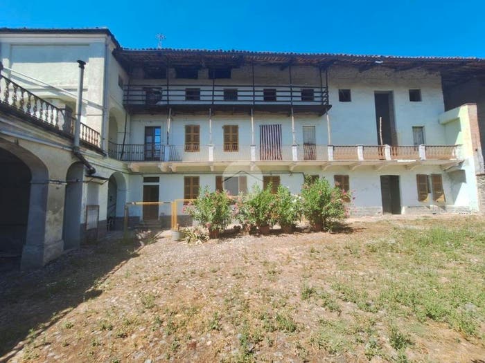 Casa con 6 locali in vendita in Via XX Settembre, Settimo Rottaro