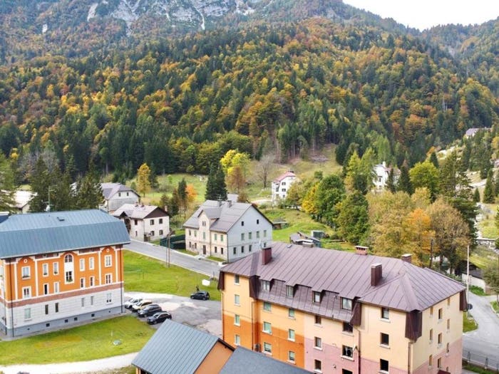 Appartamento trilocale in vendita in Via Nevea, Cave Del Predil, Tarvisio