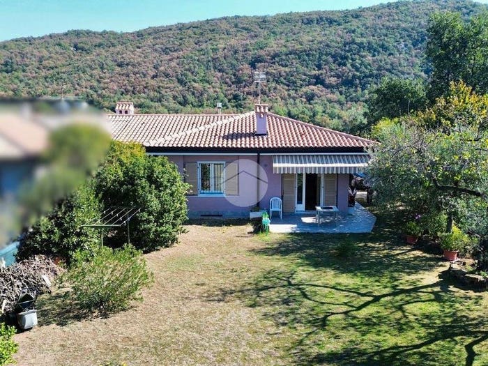 Casa quadrilocale in vendita in Località le Sorte, Centro, Torri del Benaco