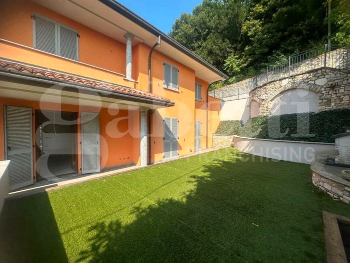 Casa con 5 locali in vendita in Via Parini, Longone al Segrino