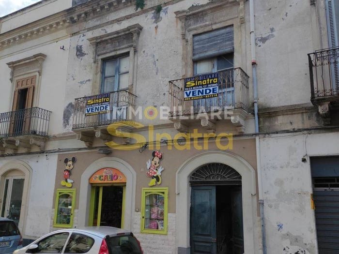 Casa con 5 locali in vendita in Via Giuseppe Garibaldi, Paternò