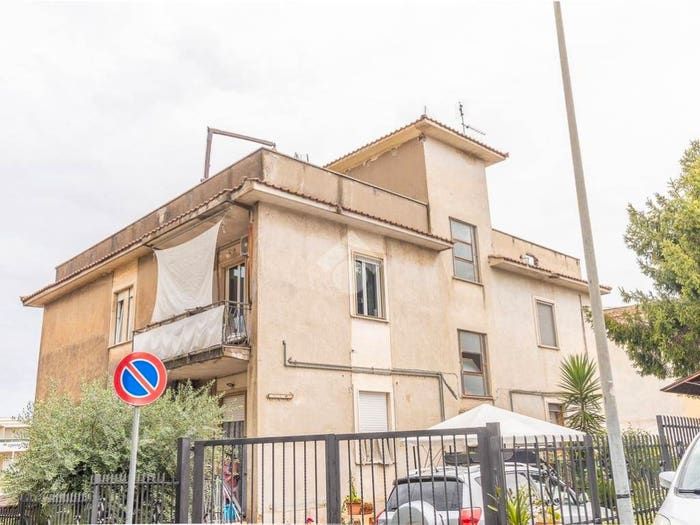 Appartamento trilocale in vendita in piazza palmiro togliatti, Santa Maria delle Mole, Marino