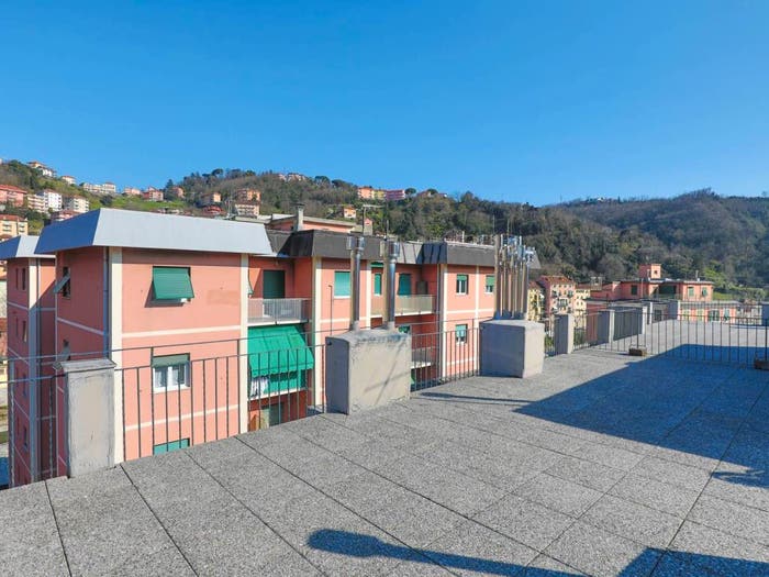 Appartamento quadrilocale in vendita in Via Isocorte, Pontedecimo, Genova