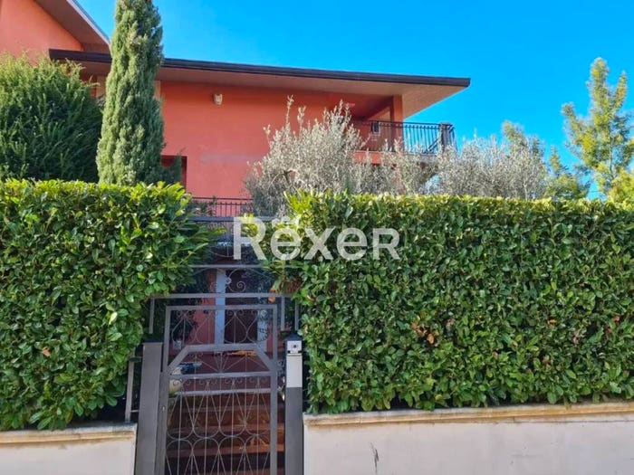 Casa con 6 locali in vendita in Contrada Santa Giusta, Centro, Lanciano