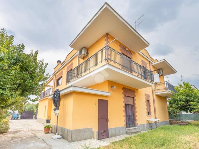 Appartamento quadrilocale in vendita in Via campo bruno, Fontana Candida, Roma