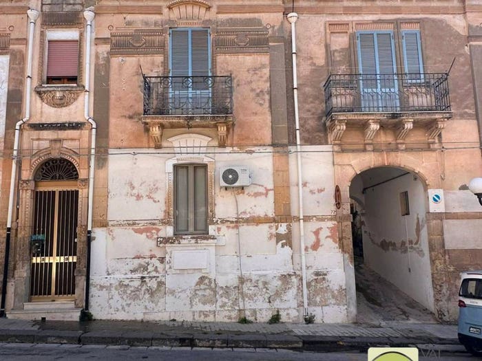Appartamento con 6 locali in vendita in Viale Principe di Piemonte, Centro, Noto