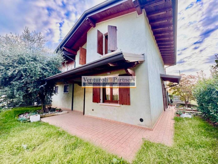 Casa quadrilocale in vendita in Via Settembre, Centro, Calcinato