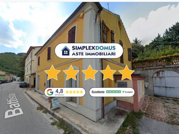 Appartamento con 5 locali in vendita in Frazione S Giovanni Battista, Centro, Arcevia