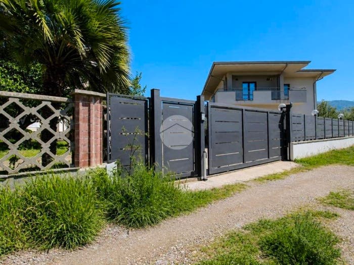 Casa con 6 locali in vendita in Via Coretta, Stazione Montalto Coretto, Montalto Uffugo