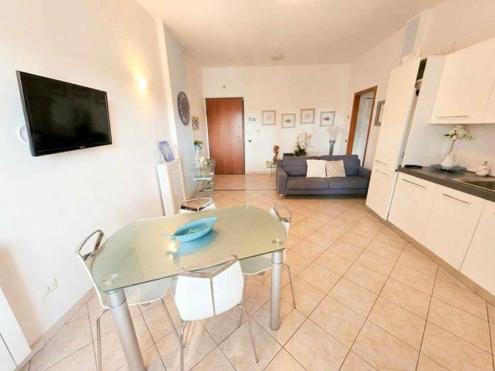 Appartamento quadrilocale in vendita in Via Pisa, Marina di Massa Centro, Massa