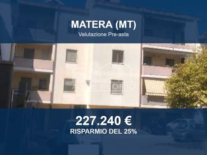 Appartamento con 5 locali in vendita in Via Taranto M, Centro, Matera