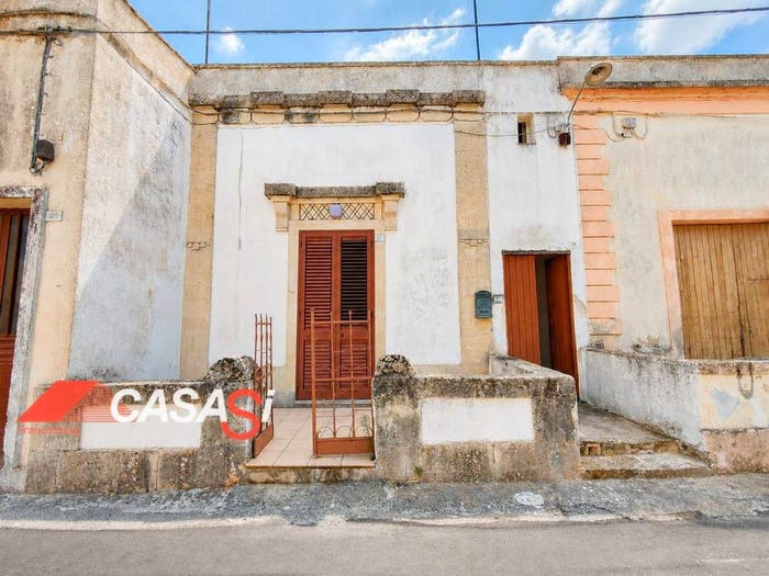 Casa quadrilocale in vendita in Via Piave, Giurdignano