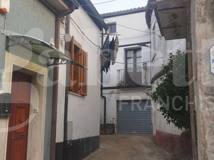 Appartamento con 5 locali in vendita in Via Forte Marghera, Centro, Squillace
