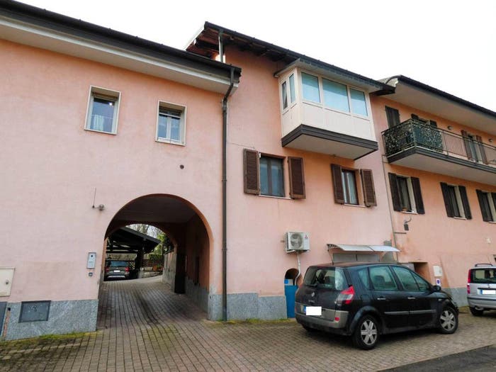 Casa trilocale in vendita in Via Canvale, Laveno, LavenoMombello